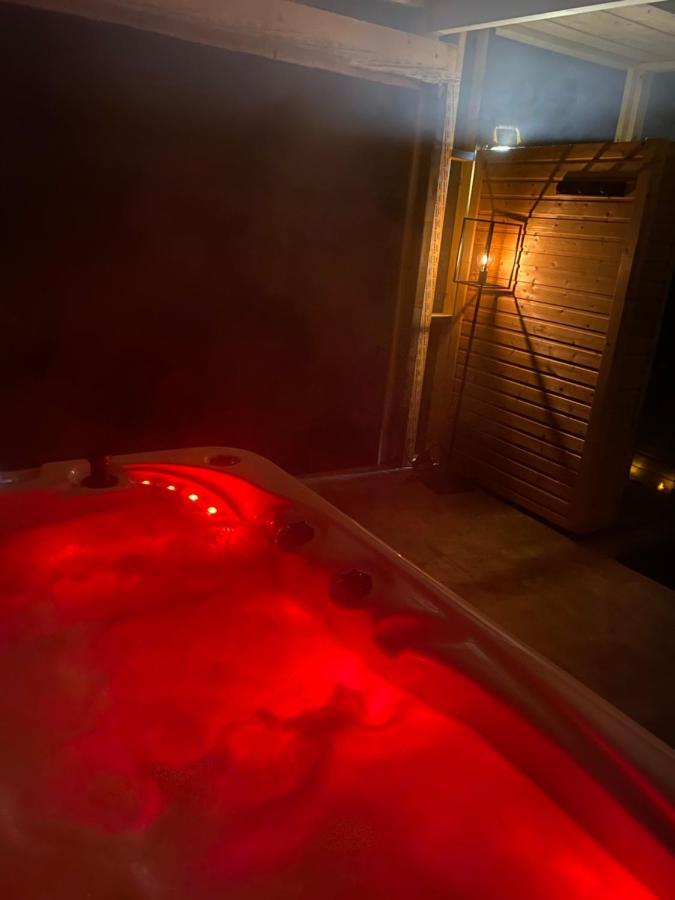 Kourline Villalunoterie Futuroscope Piscine Spa Oyre Экстерьер фото